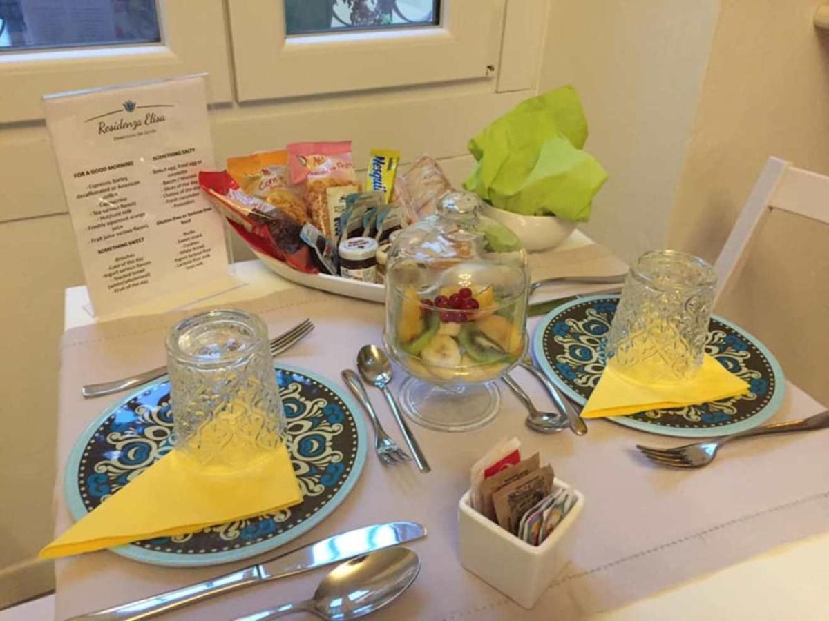 مبيت وإفطار ديسينسانو ديل غاردا Residenza Elisa المظهر الخارجي الصورة