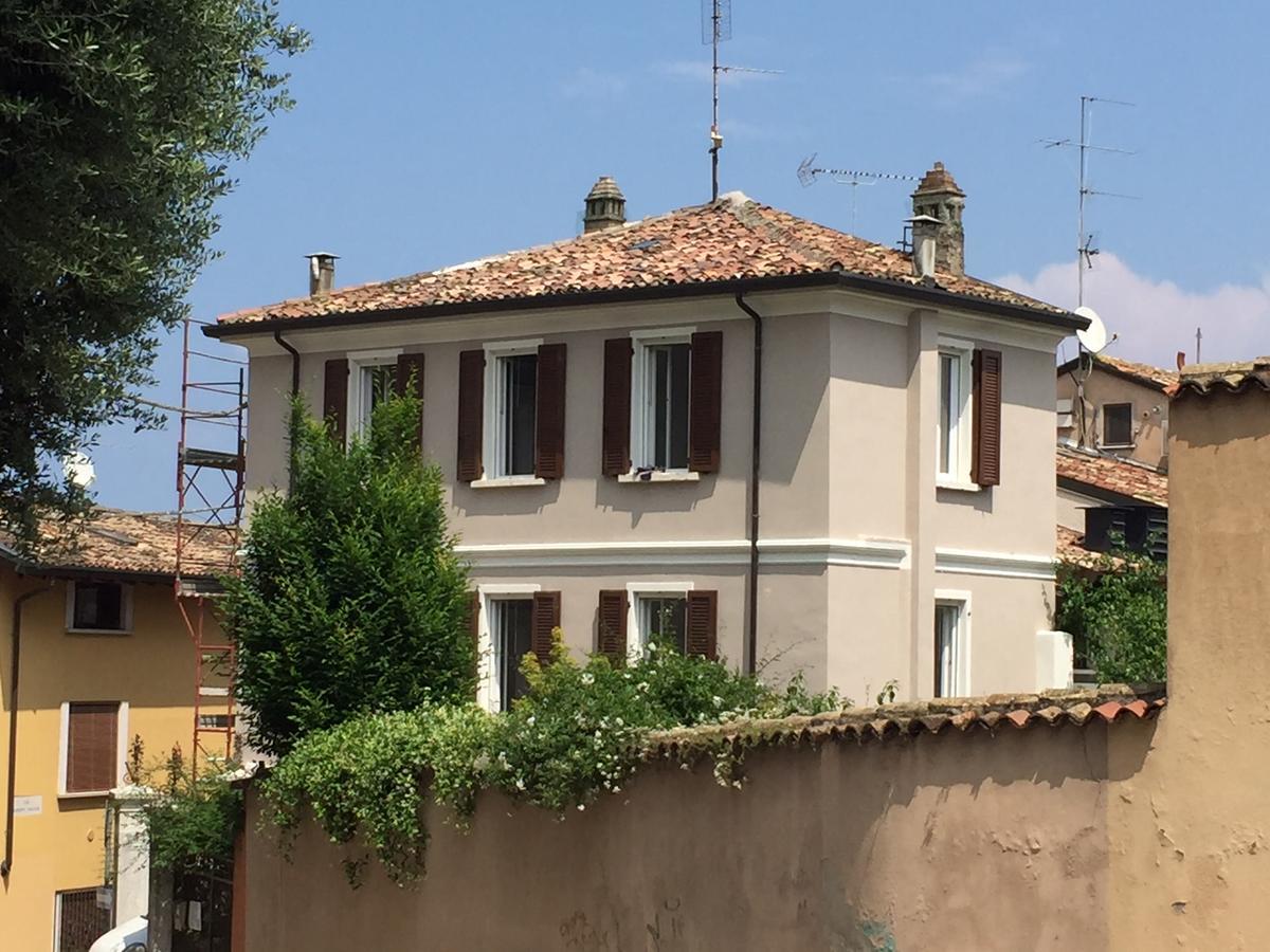مبيت وإفطار ديسينسانو ديل غاردا Residenza Elisa المظهر الخارجي الصورة